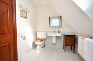 Shower room- click for photo gallery